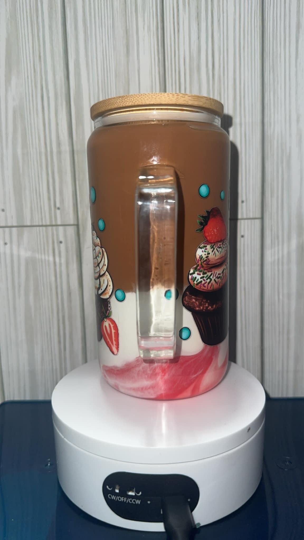 Cupcake love Snowglobe mug